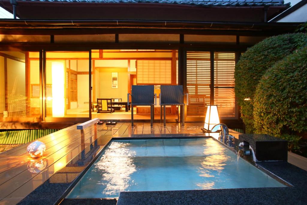 Ito-Ryokuyu Ito Ryokuyu