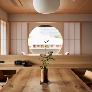 Ryokan Asukasou at the entrancne of Nara park