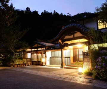 Temple Lodging Shukubo Kakurinbo