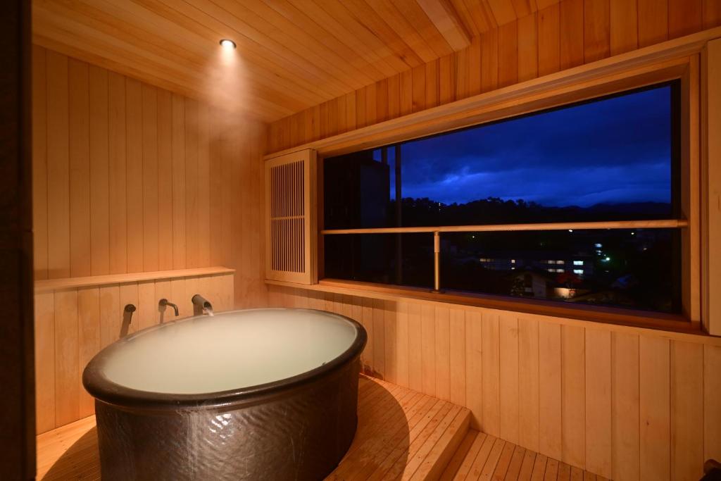 Urakusatsu-TOU Urakusatsu TOU