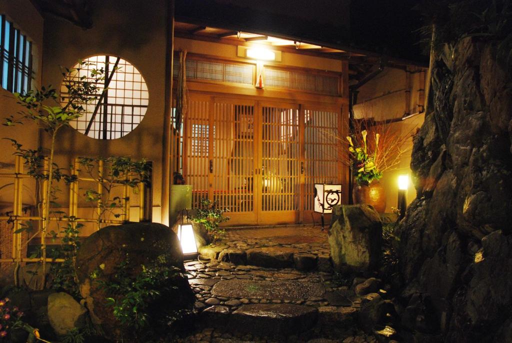 Yadoya-Manjiro Yadoya Manjiro
